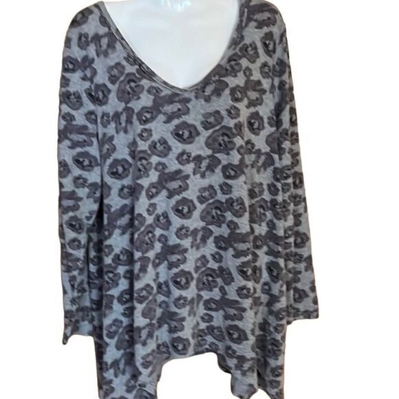 Lane Bryant women's top Size 18 / 20 pullover asymmetrical hemline long sleeve - Picture 1 of 5